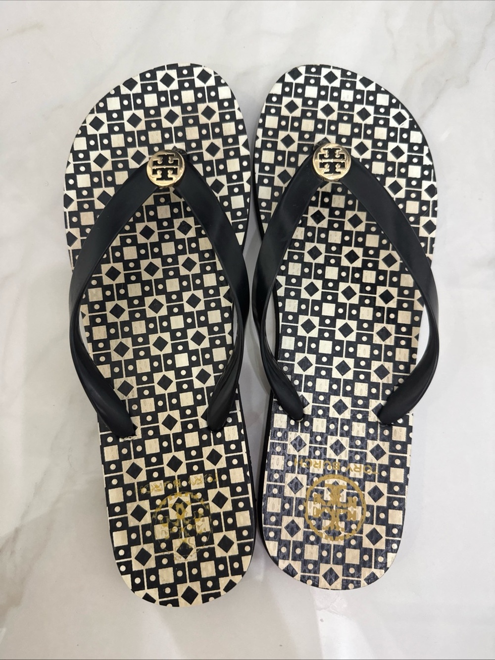 Tory Burch Chelsea Flip Flops Gemini Link black white size 10